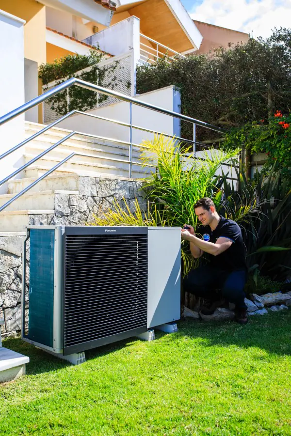 daikin altherma klimeo waermepumpe garten monteur wartung